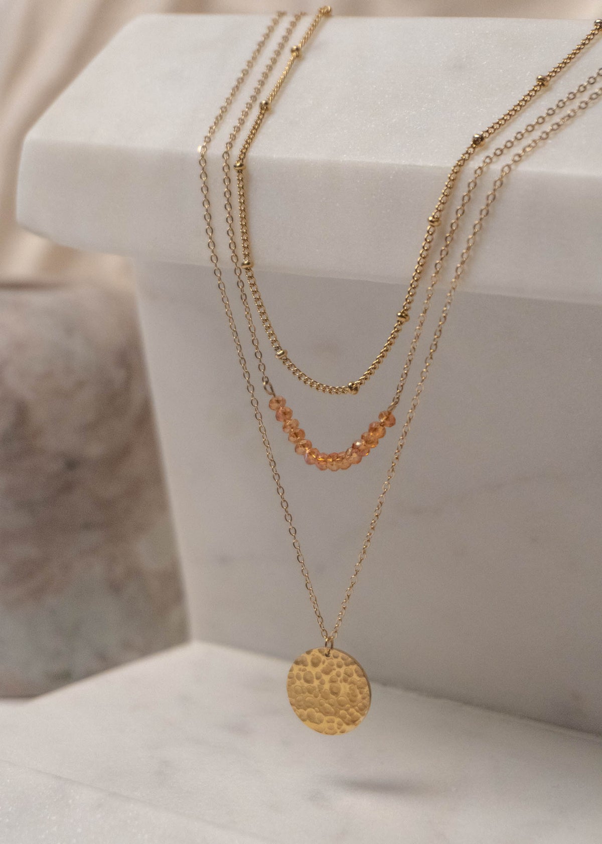 What is dainty jewelry?