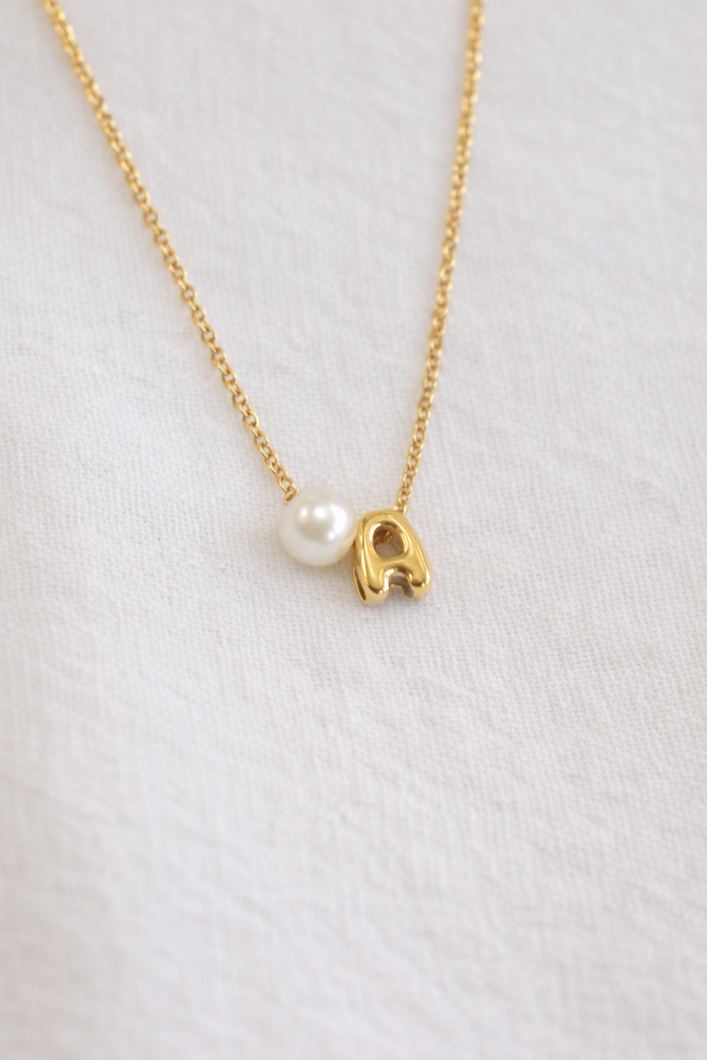 puffy 3d initial necklace (Copy)