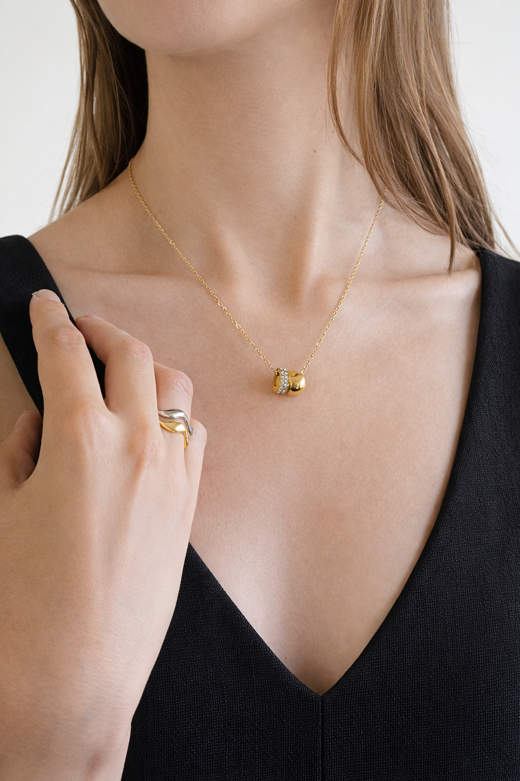 pavoi necklace