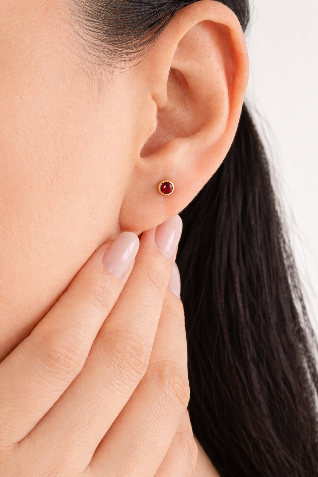 round stud earring