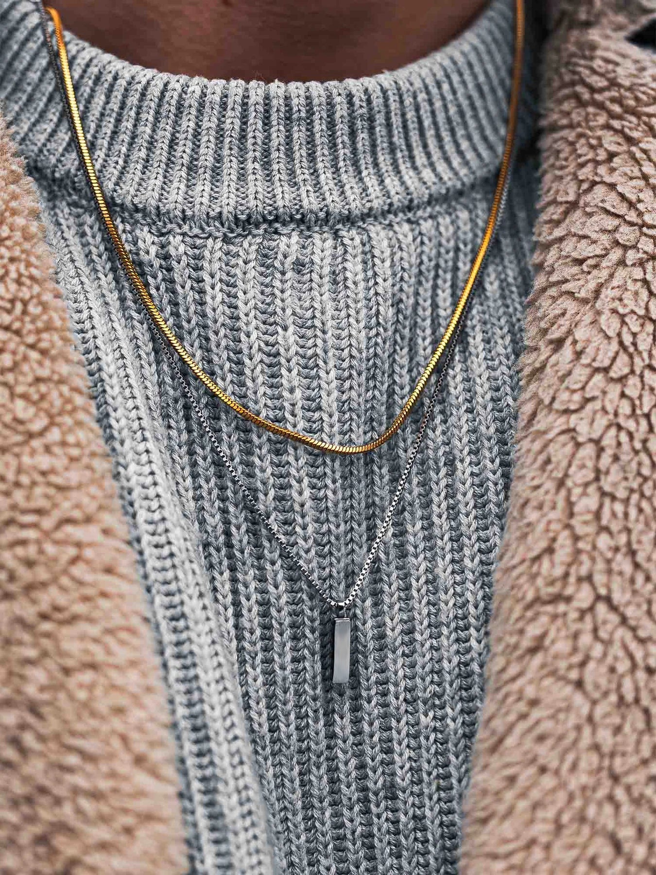 pendant necklace