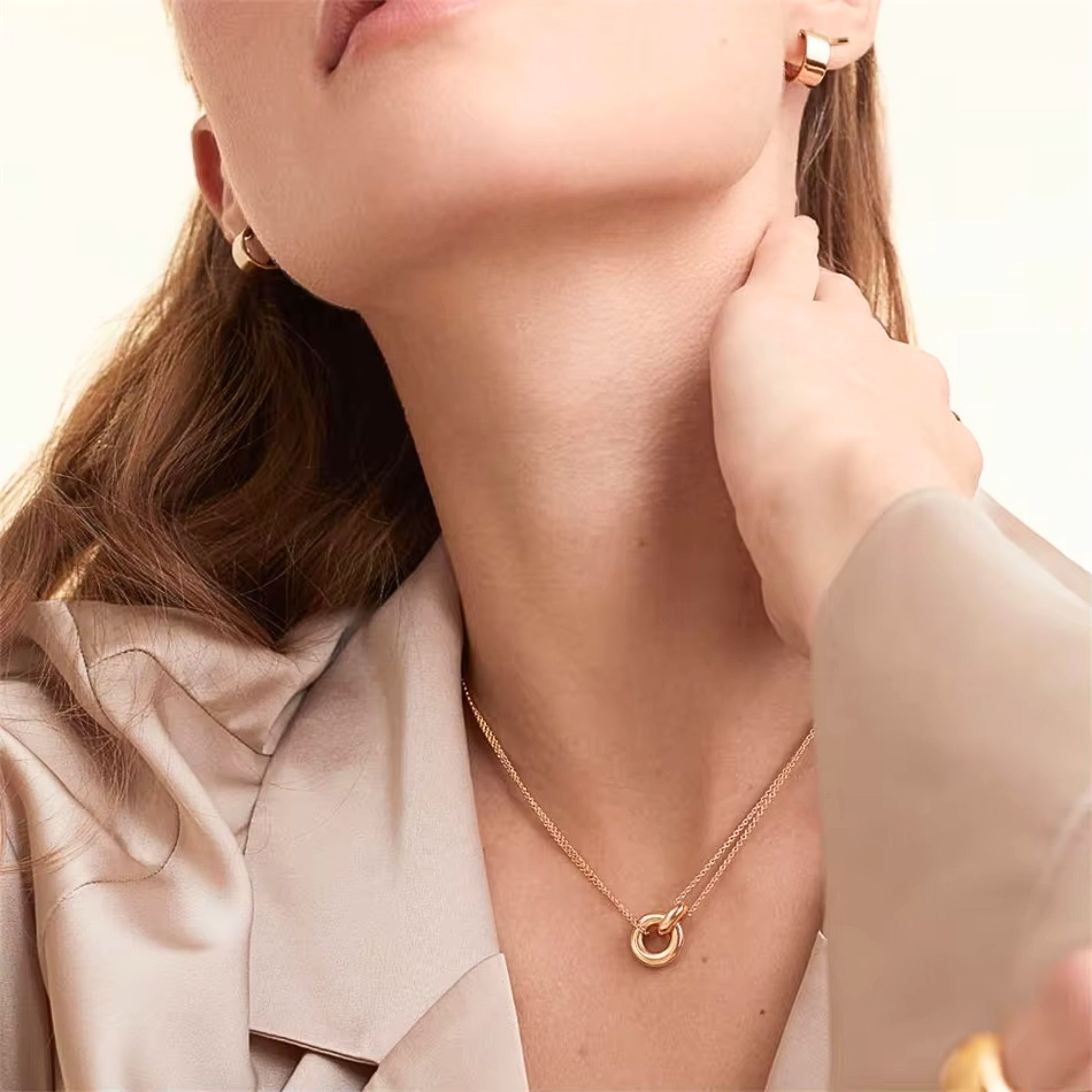 interlocking plain rings necklace